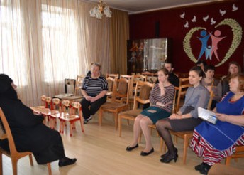 ПОГРУЖЕНИЕ В СКАЗКУ И КИНОТЕРАПИЯ