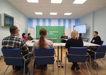 Два крыла родительский заботы