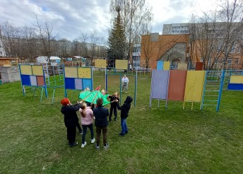 Общественная организация Луч света навестила воспитанников Милосердия.