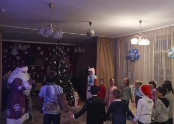 Новый год -  время волшебства, улыбок и счастья.