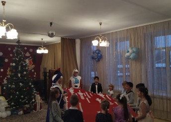 Новый год -  время волшебства, улыбок и счастья.