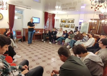 Подростки приняли участие в образовательной сессии «Навигатор роста. Твой сезон 26/27»