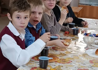 Грибочки в осеннем лесу