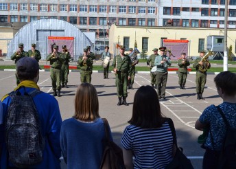 24 АПРЕЛЯ 2019 ГОДА В ЦЕЛЯХ ВОСПИТАНИЯ ПАТРИОТИЗМА И ЛЮБВИ К РОДИНЕ СОСТОЯЛАСЬ ЭКСКУРСИЯ В ВОИНСКУЮ ЧАСТЬ