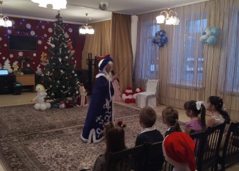 Новый год -  время волшебства, улыбок и счастья.